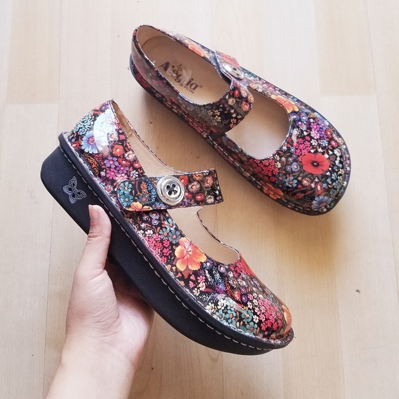 metallic dress shoes